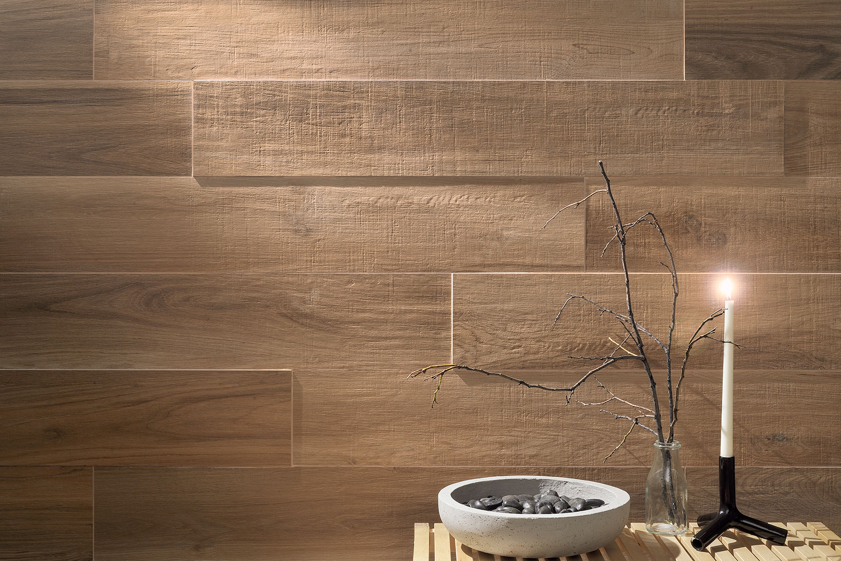 Rivestimento-effetto-legno_Ceramiche-Coem_Habita_Castagno-20x120-1