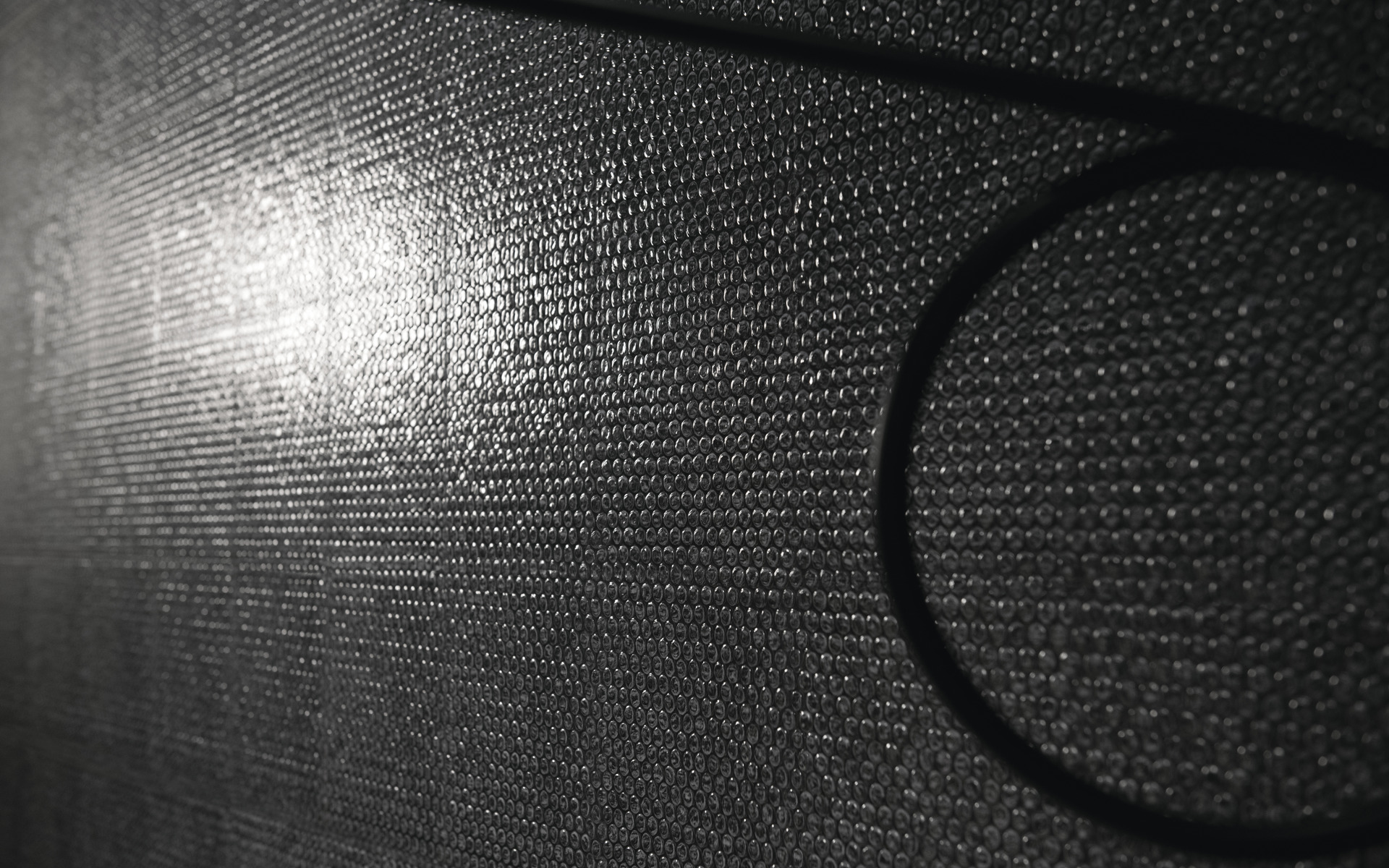 ir-dpb-black-_-glossy-2020-amb9_part1-bedroom_close_up